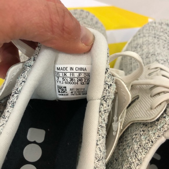 NWT women’s Adidas ultra boost size 7 - Picture 6 of 8